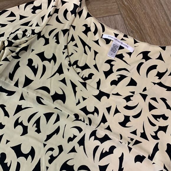 Diane Von Furstenberg Silk Laetitia Printed Fit & Flare Dress - Picture 2 of 7